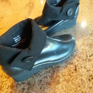 Woman's 10 M water proof,  Sperry Boots, NEW Black, suede cuff.